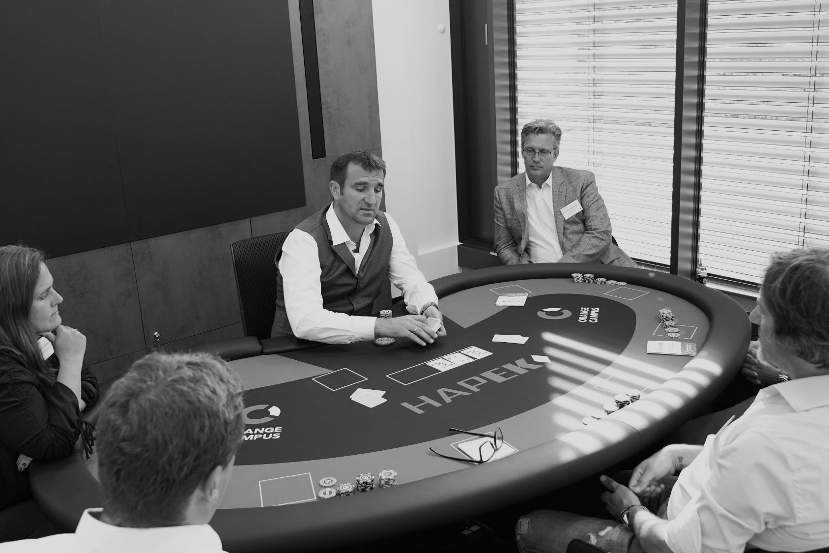 experten-netzwerk-poker-als-entscheidungstraining